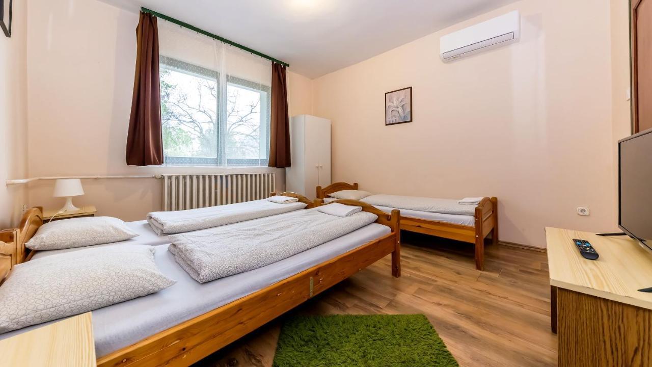 Bed and Breakfast Csillagtúra Panzió Eger Exterior foto