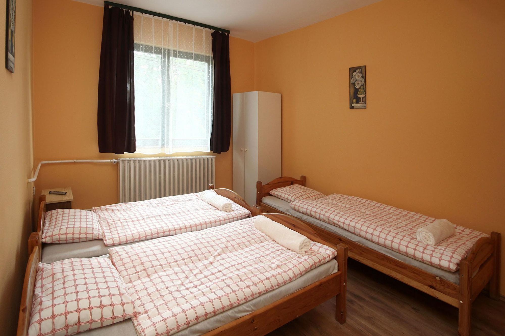 Bed and Breakfast Csillagtúra Panzió Eger Exterior foto